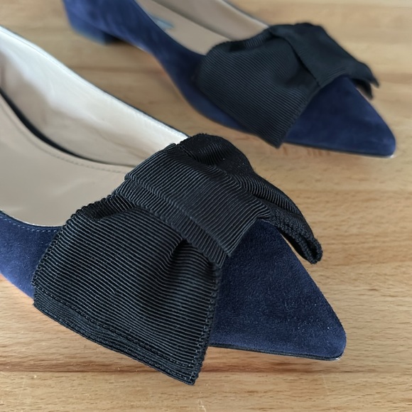 NIB 🩵 PRADA Pointed Toe Suede Flats with Bow - Picture 4 of 13